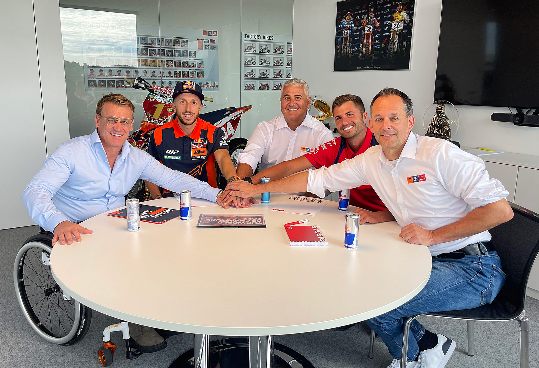 KTM Kemas Transisi Generasi dan Tunjuk Tony Cairoli sebagai Manajer Tim Pabrikan KTM 2023