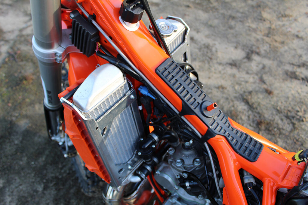 Radiator Motor Enduro Wajib Dipasang Pelindung! Berikut Referensinya ...