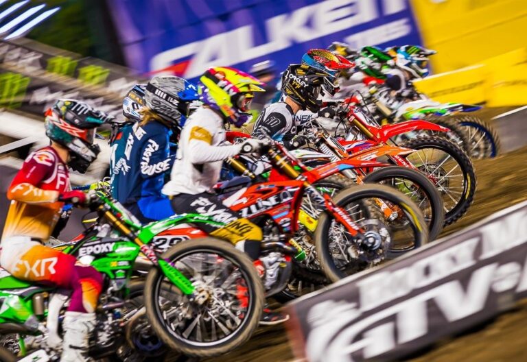 AMA Supercross 2023 -250 SX Persaingan Terbuka Jett Lawrence, RJ Hampshire, Austin Forkner, dan Cameron McAdoo Dan Jett Lawrence masih Yang Terbaik.