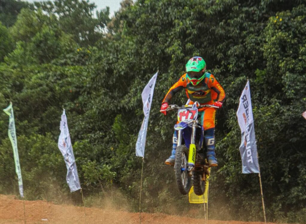 Pembalap Asal Klaten, Ican Naruto, 4 Kali Sapu Bersih Podium Pertama di Event Boyolali Grasstrack-Motocross 2023