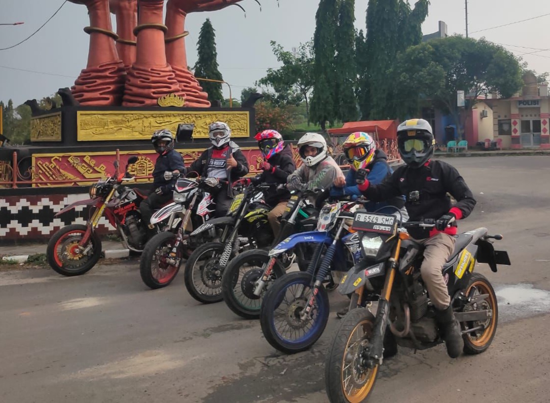 Hadiri Jambore Supermoto Sumatera, Kracker Supermoto Jabodetabek Ngaspal ke Muara Bungo