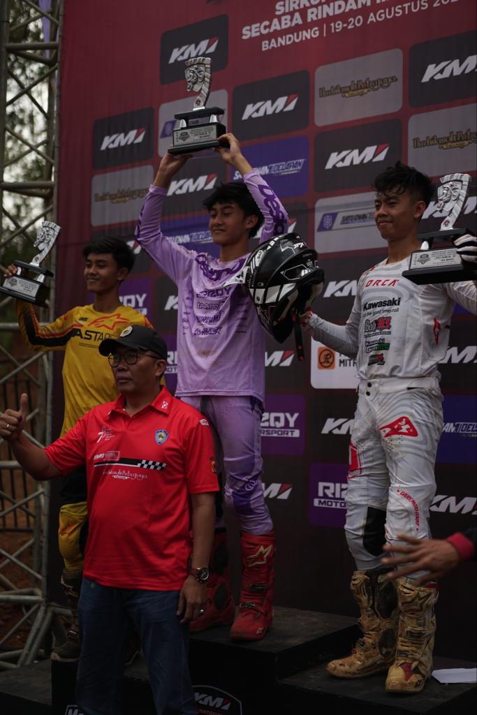 Rubin Caesar Kalahkan Pembalap Bali dan Jatim di Kelas MX2 Novice KMI Motocross