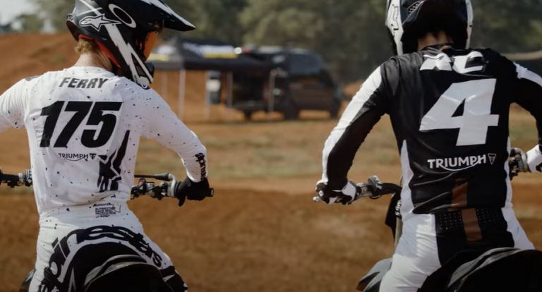 Ricky Carmichael dan Evan Ferry Lakukan Uji Coba Triumph Motocross 250cc Pertama Kali, Apa yang Spesial?