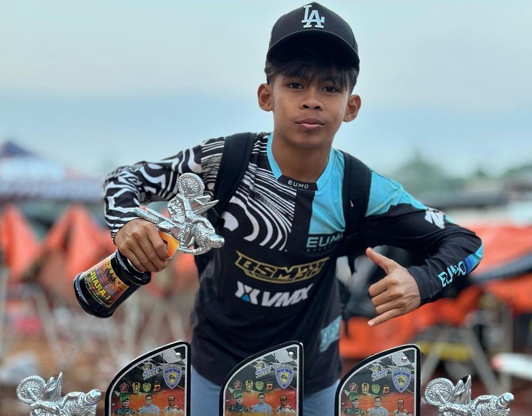 M. Athar Jadi Rising Star di Kejurda Grasstrack Jabar Seri 2, Borong Piala hingga Double Juara Umum