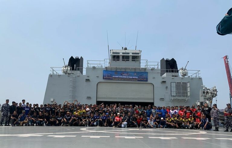 Rombongan Tim Pembalap Final Kasal Cup JC Supertrack Tiba di Pelabuhan Belawan setelah 4 Hari Perjalanan Seru di Atas KRI Semarang