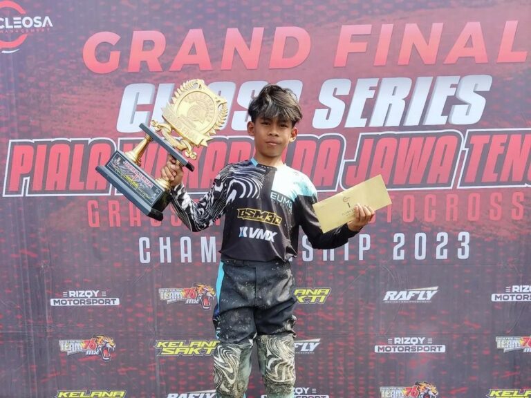 M. Athar Tetap “Menggila”, Akhiri Cleosa Series 2023 dengan Kemenangan Emosional sebagai Juara Umum MX 85cc
