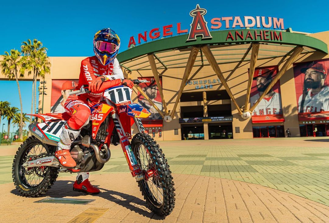 Jorge Prado Membuat Debut AMA Supercross yang Positif di Angel Stadium
