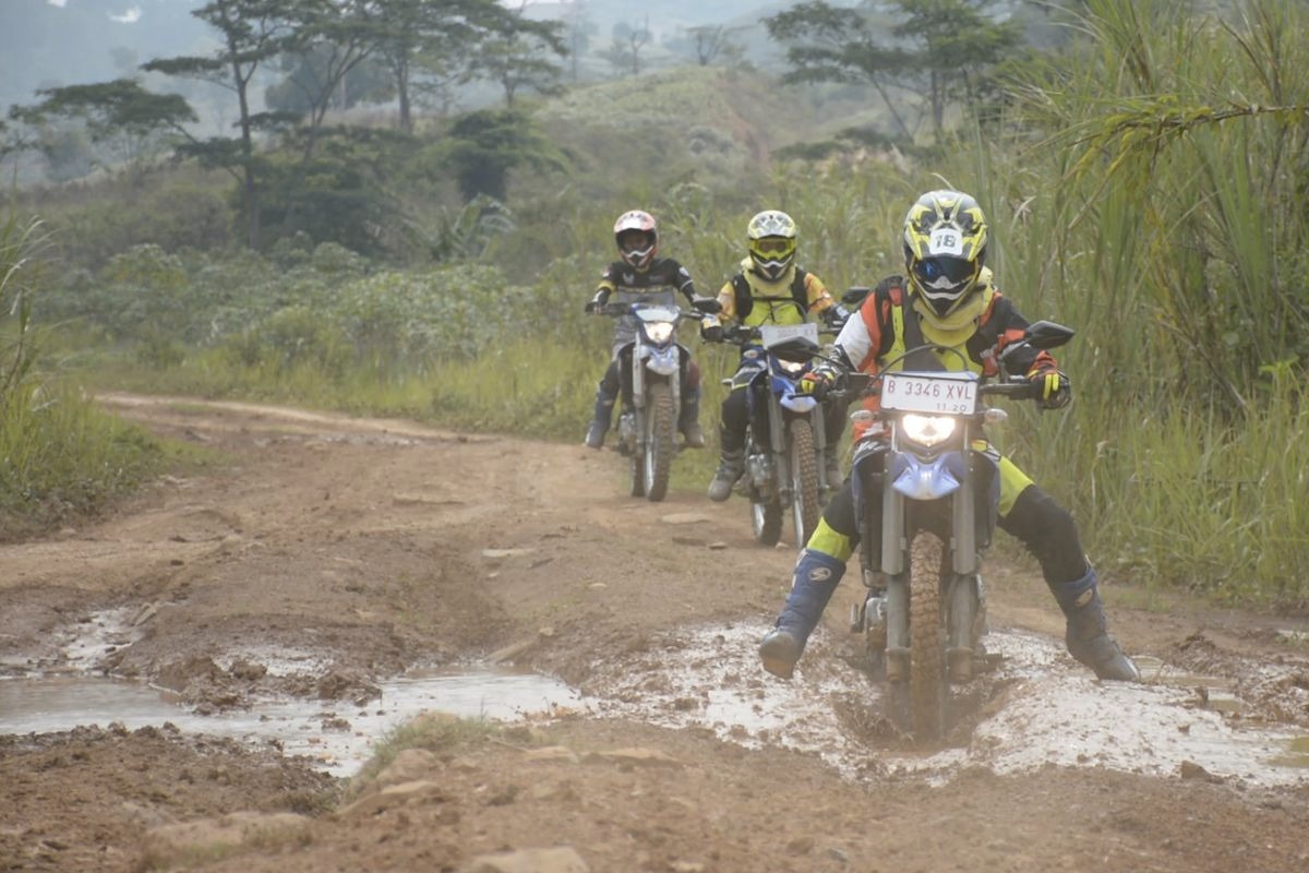 Masih Takut Lewat di Jalan Berlumpur dan Berlubang? Ini Tips dari Yamaha Riding Academy (YRA) Agar Tetap Aman Saat Mengendarai Motor Trail 