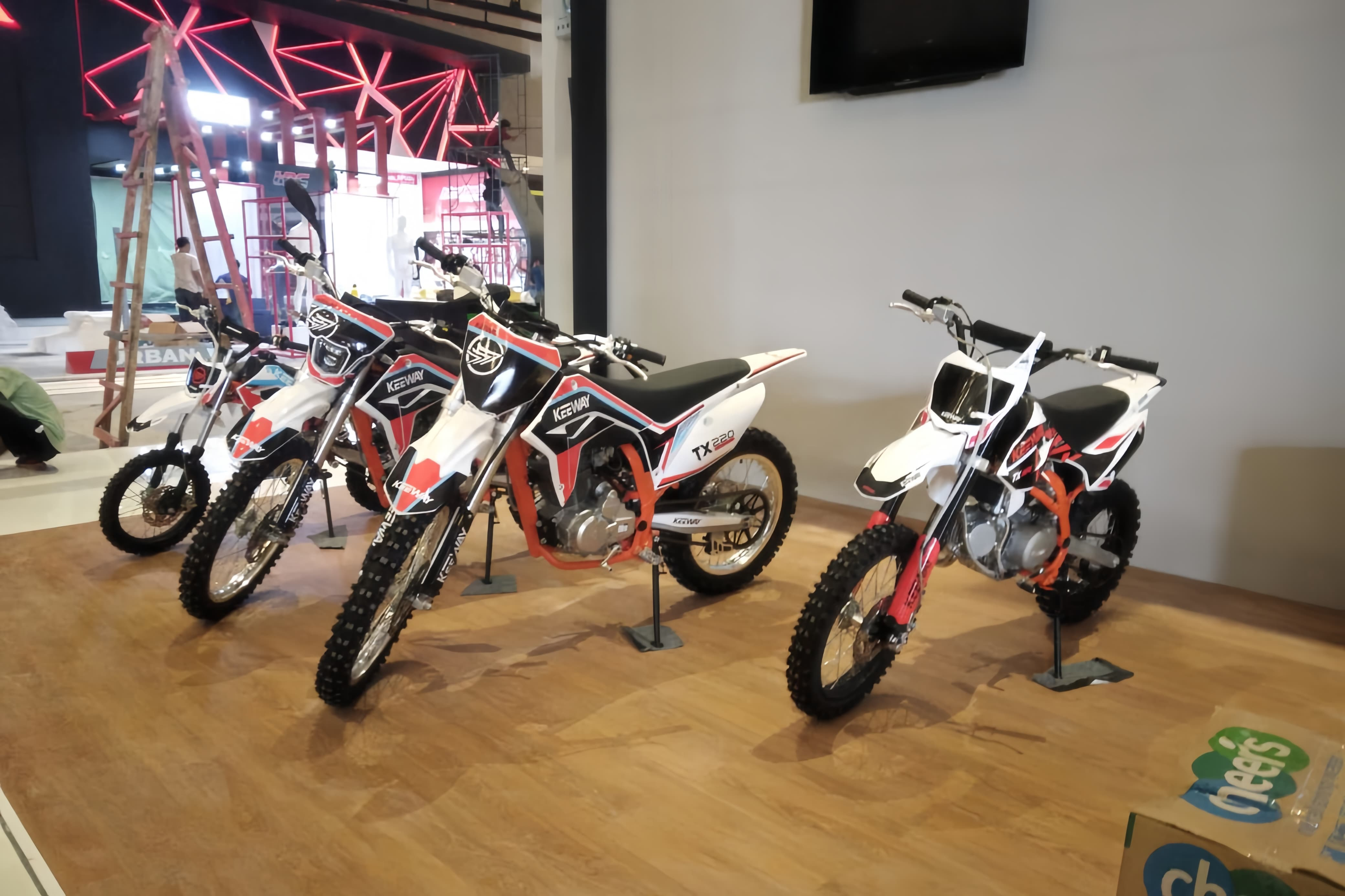 Dibuka Hari Ini, Jajaran Motocross Edisi Terbaru dari Keeway Dipamerkan di IIMS 2024