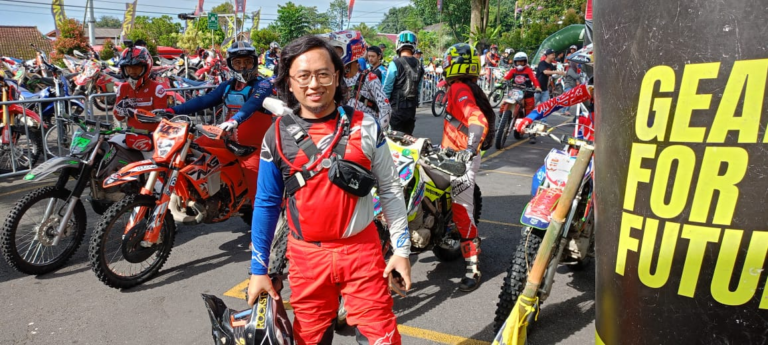 Rider Asal Soreang Aa Jimi, “Bisnis dan Hobi Harus Berjalan Seiringan, Seperti Halnya Enduro, Usaha juga Jatuh-Bangun