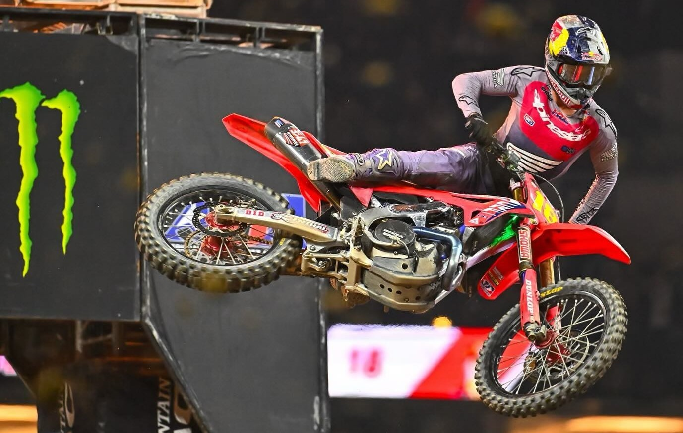 Jett Lawrence Sapu Bersih Triple Crown AMA Supercross 450SX Perdananya