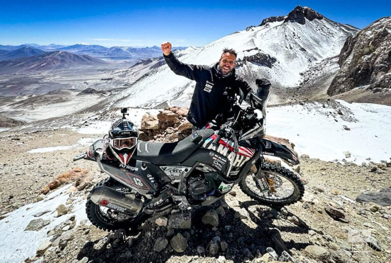 Bintang Enduro Spanyol Pol Tarres Taklukkan Gunung Berapi Tertinggi di Dunia Menggunakan Yamaha Tenere 700