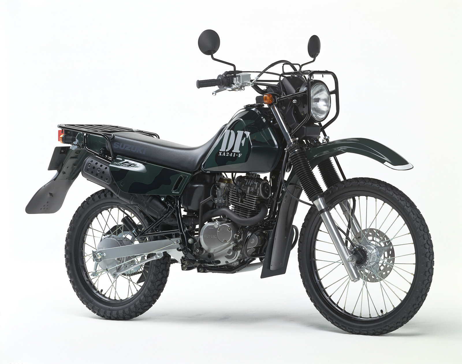 Motor Trail Jadul Suzuki DF125E, Wujudnya Garang, KLX150 Langsung Minder