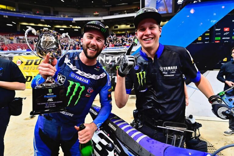 Eli Tomac Membuat Sejarah Supercross, Kembali ke Puncak Podium di St. Louis