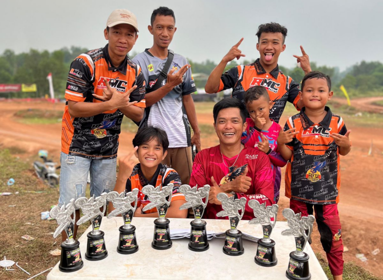 Rajawali Motocross: Tim Grasstrack asal Tangerang yang Bersiap Menjadi Pemenang