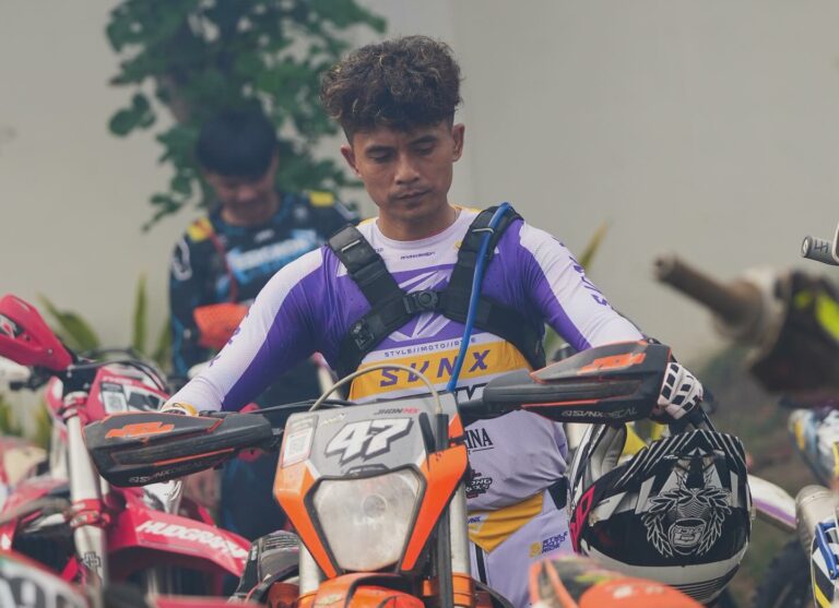 Andy Firmansyah dari Tim Jhon MX 88 Sabet Gelar Raja Tanjakan di Hiu Selatan Hard Enduro 6