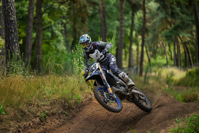 Alpinestars Lakukan Test-Ride Tech-Air® System Bersama Tim Yamaha MXGP, Maxime Renaux Terlihat Kagum dan Terkejut