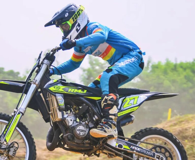 Abdullah Butet Sabet Gelar Juara Umum Kejuaraan Grasstrack Bayah HUT RI ke-79 Championship 2024