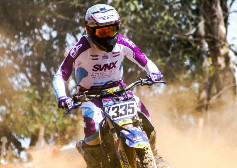 Rival Fatur Sabet Dua Gelar Juara Umum di Pesona Wanajaya Open Grasstrack 2024