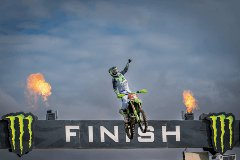Gaspol Tanpa Ampun, Febvre dan Längenfelder Perlebar Jarak Poin di MXGP Matterley Basin 2025