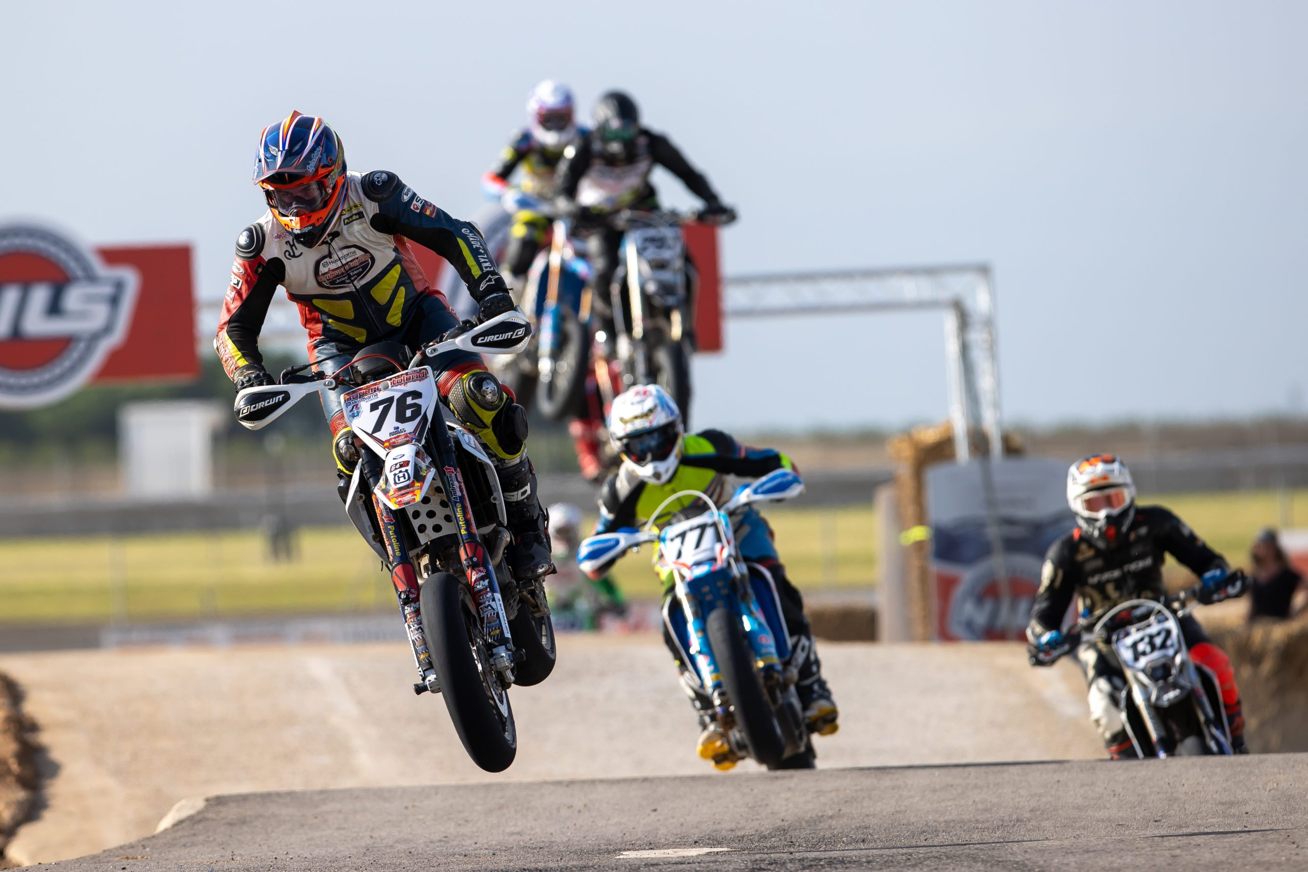 Asal Muasal Supermoto: Eksperimen Rider Eropa yang Kini Jadi Cabang Balap Dunia
