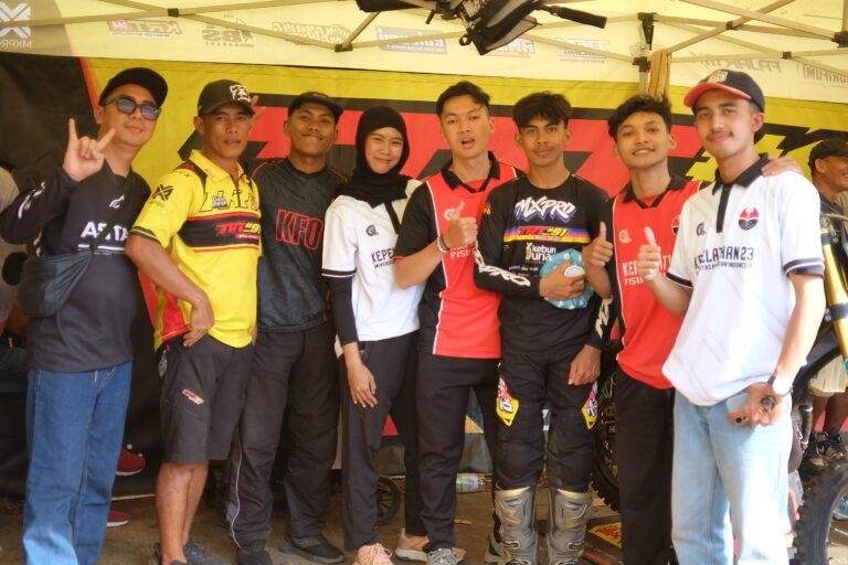 Analisis Cabang Olahraga Balap Motor Oleh Mahasiswa Kepelatihan Fisik Olahraga Pada Kejuaraan Nasional Motocross Round 3 tahun 2026 Di Sirkuit Cambora Sumedang